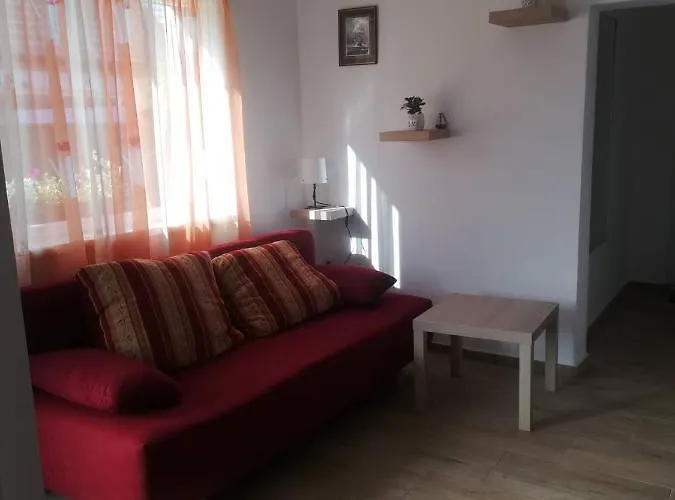 Nyaraló Bagolylak *
